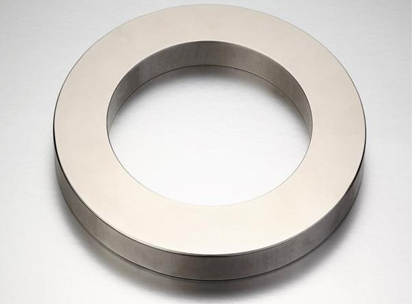 鐵氧體磁鋼生產(chǎn)如何保證精度